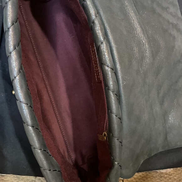 Chanel handbag like new only used a few times - Picture 8 of 16